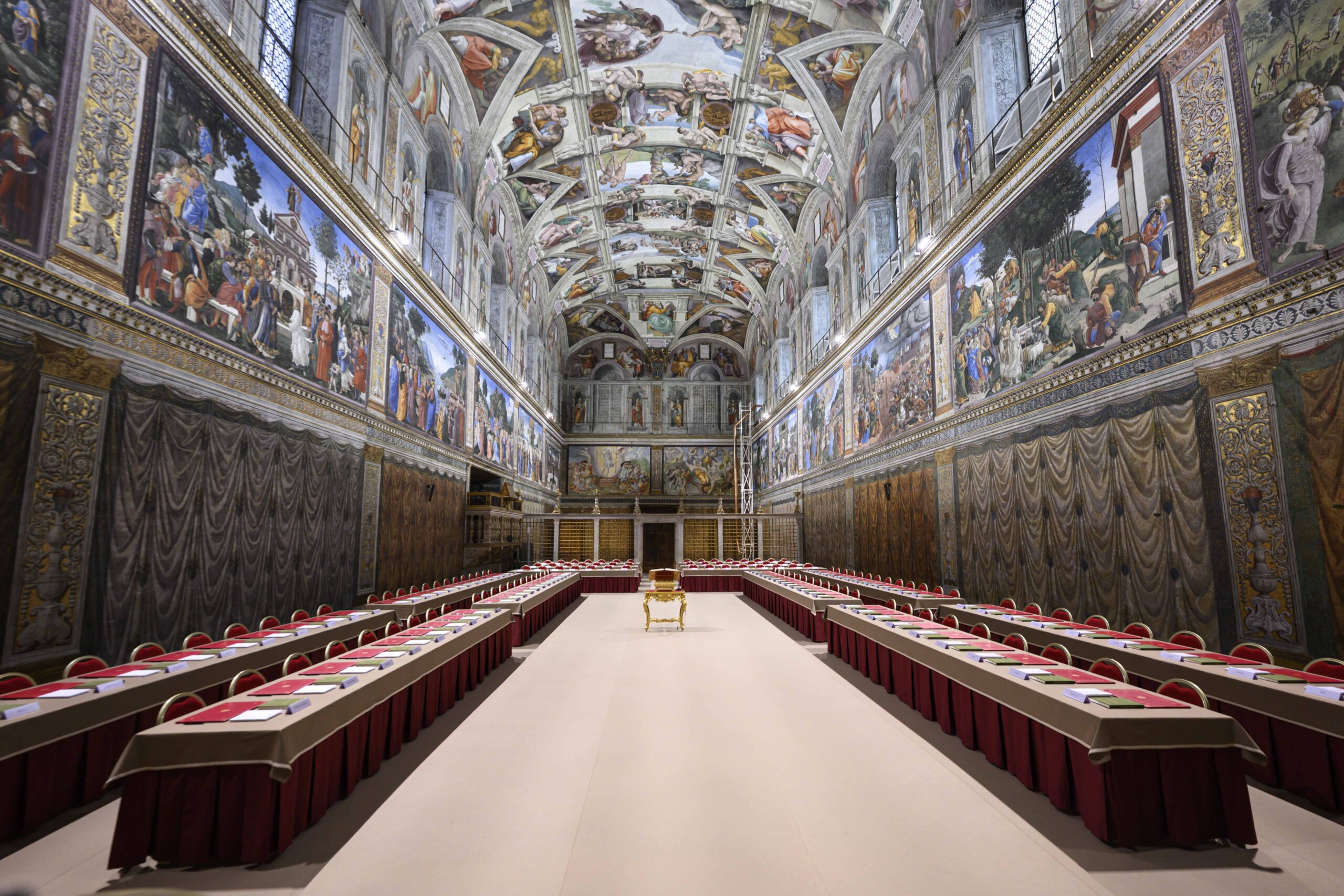 (SPANISH) SISTINE CHAPEL BEFORE CONCLAVE